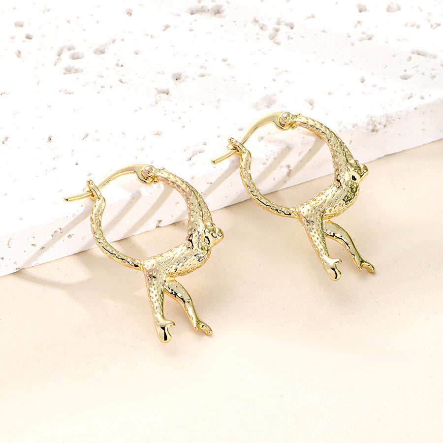 Charming Silver Earring for Any Occasion