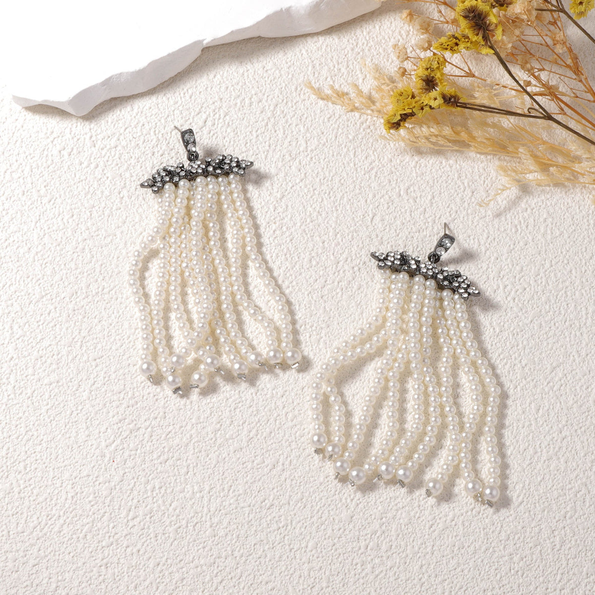 Romantic Pearl Earring for Special Moments