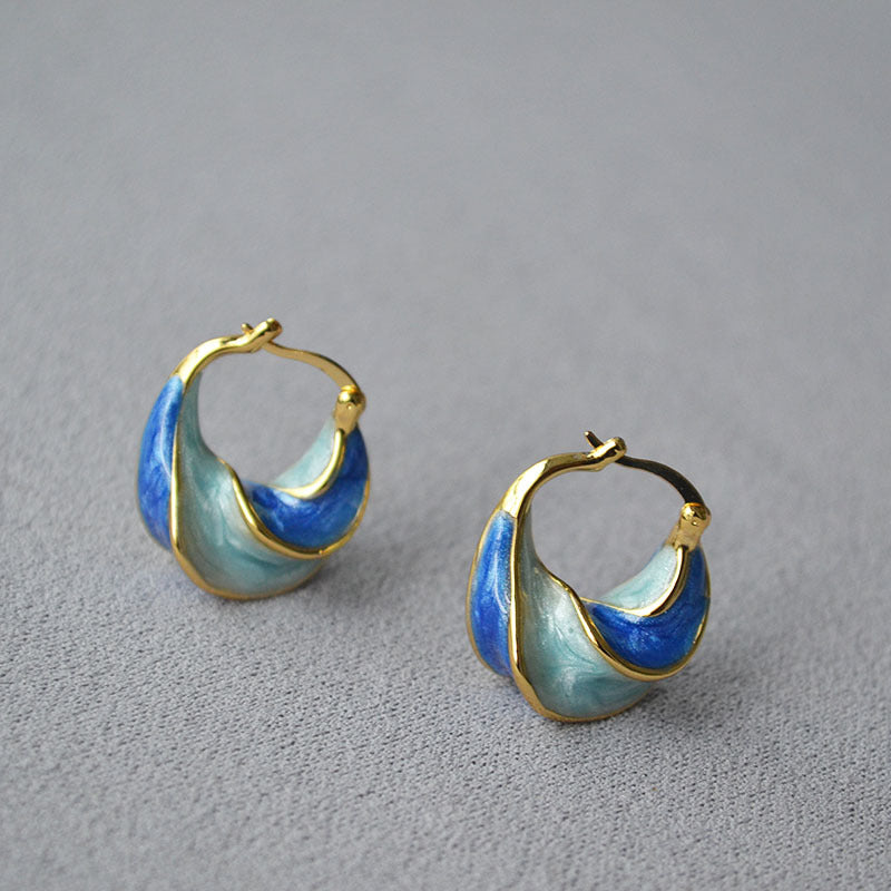 Charming Piece for Any Occasion