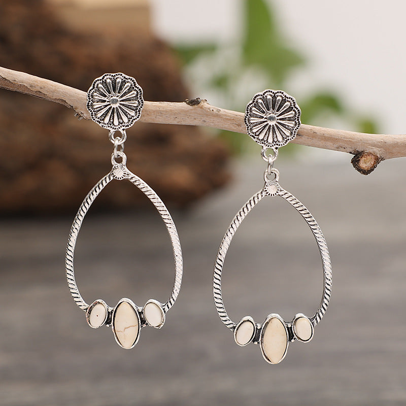 Classic Earring with Timeless Appeal