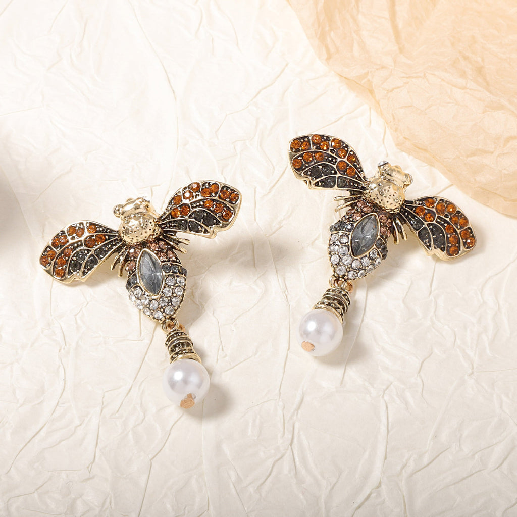 Beautiful Pearl Earring with Unique Style