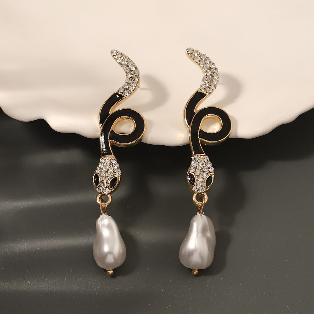 Elegant Pearl Earring for Every Occasion