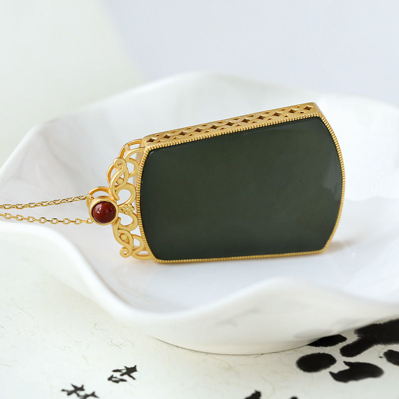 Romantic Gold Necklace for Special Moments