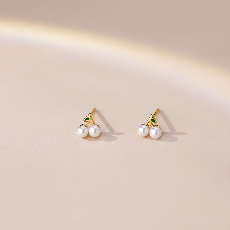 Romantic Pearl Earring for Special Moments