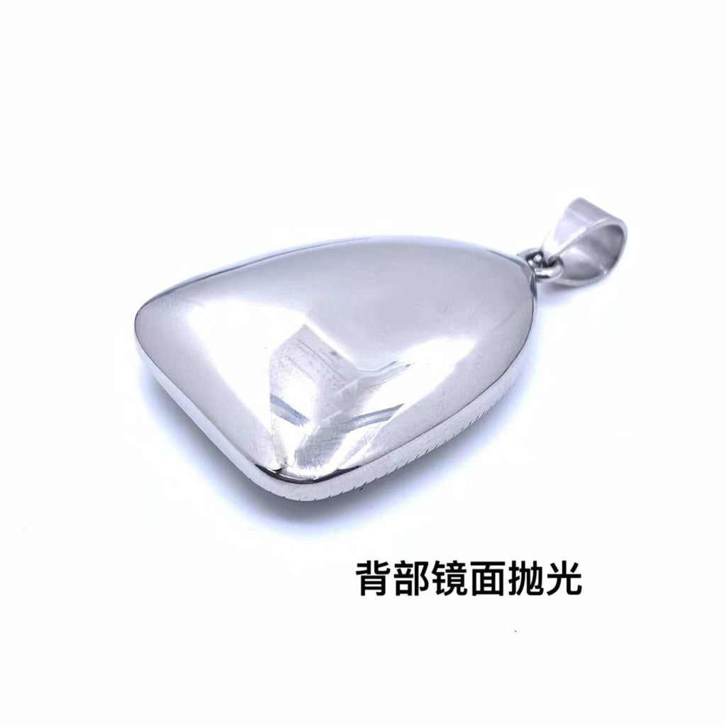 Charming Pendant for Any Occasion