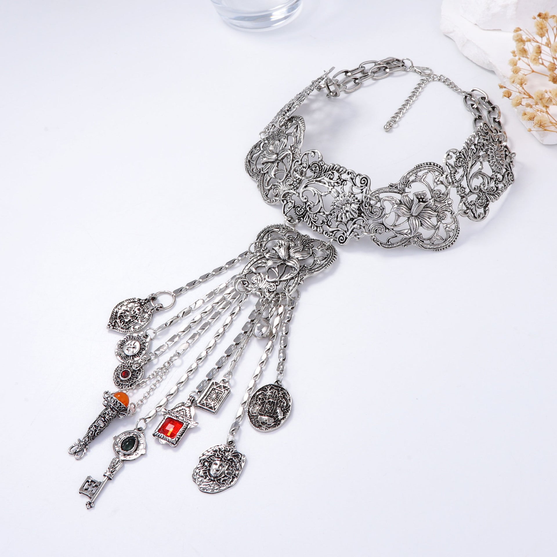 Charming Silver Necklace for Any Occasion