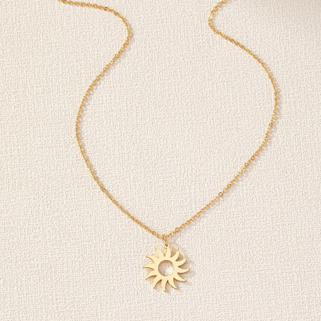 Stunning Necklace for Daily Wear