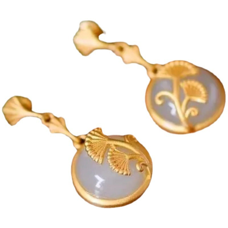 Classic Gold Earring with Timeless Appeal