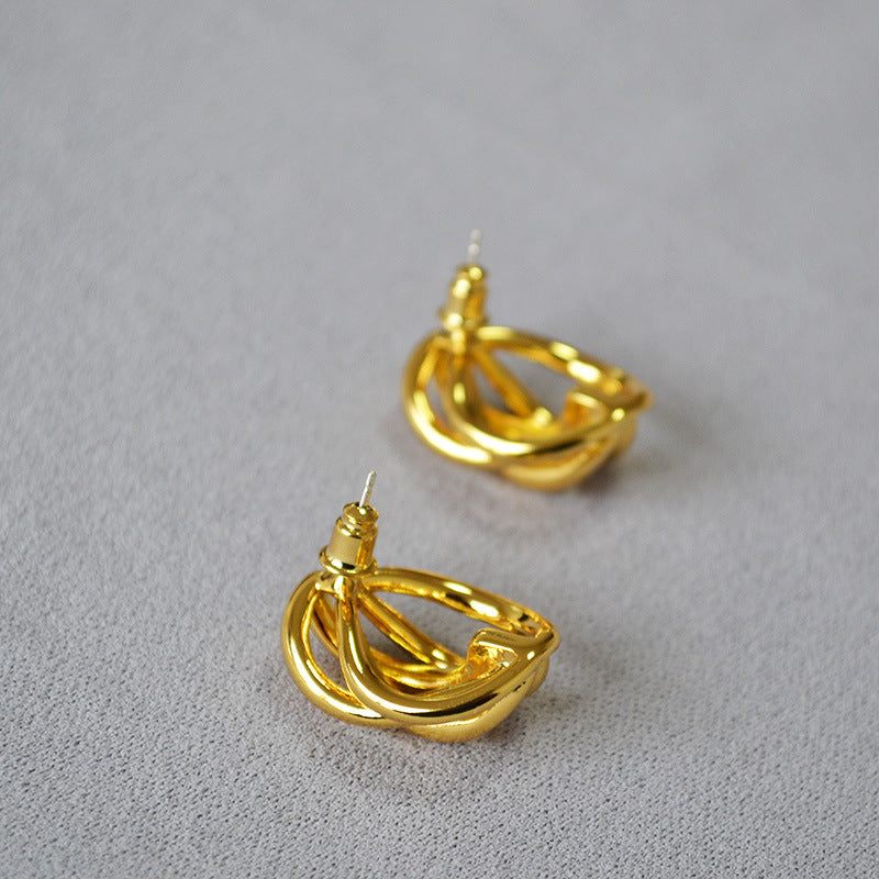 Charming Gold Earring for Any Occasion