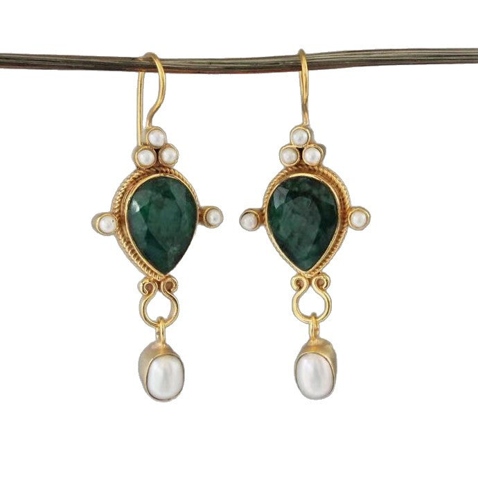 Charming Pearl Earring for Any Occasion