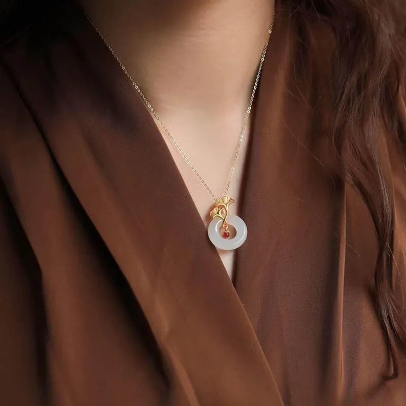 Charming Silver Necklace for Any Occasion
