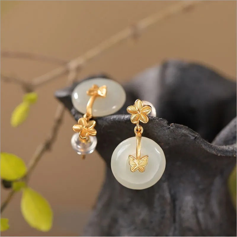 Stunning Gold Earring for Daily Wear