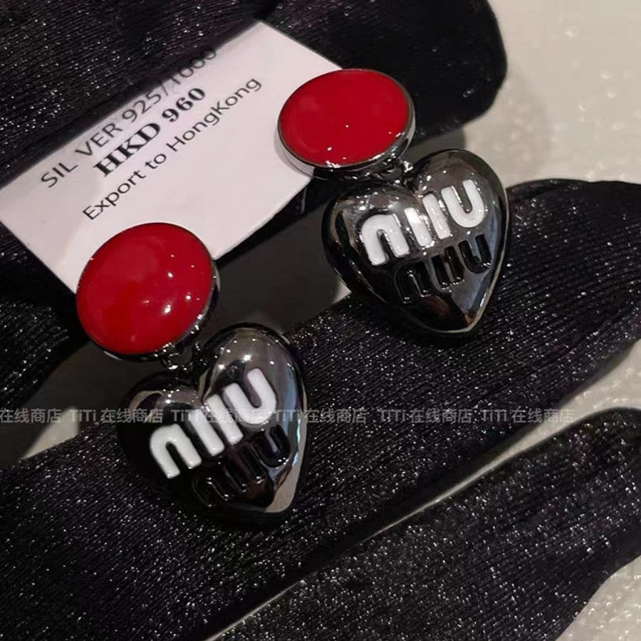 Charming Earring for Any Occasion