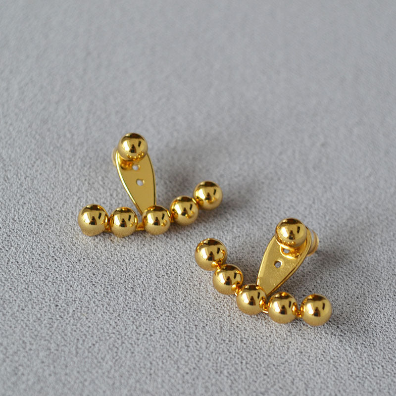 Charming Gold Earring for Any Occasion