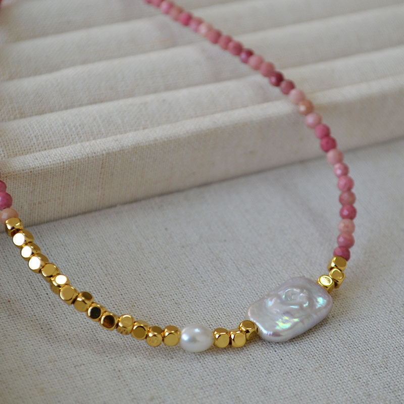 Classic Pearl Necklace with Timeless Appeal
