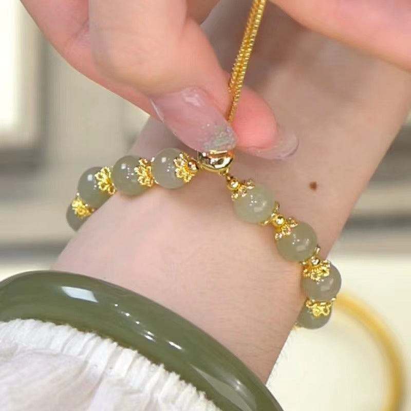Charming Gold Bracelet for Any Occasion