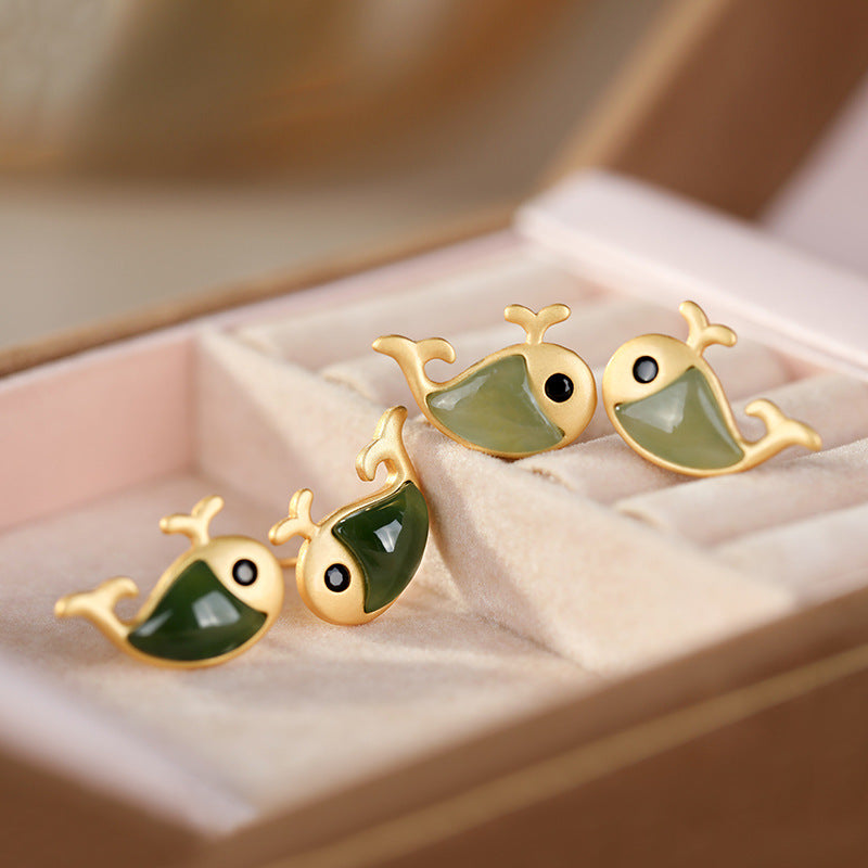 Classic Gold Earring with Timeless Appeal