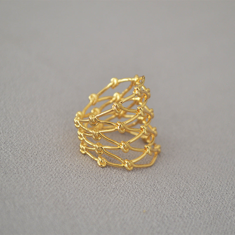 Classic Gold Ring with Timeless Appeal