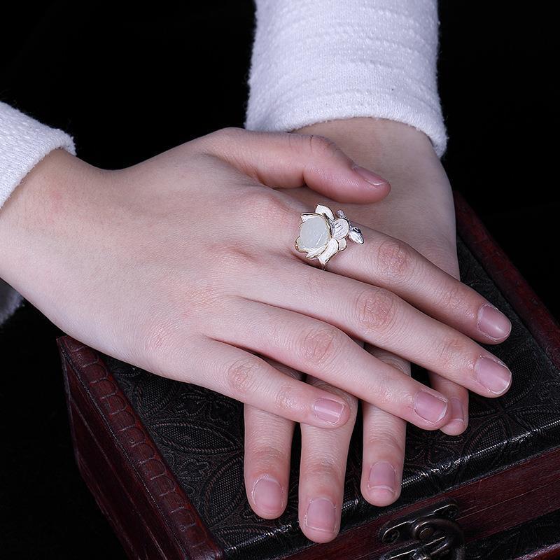 Romantic Gold Ring for Special Moments