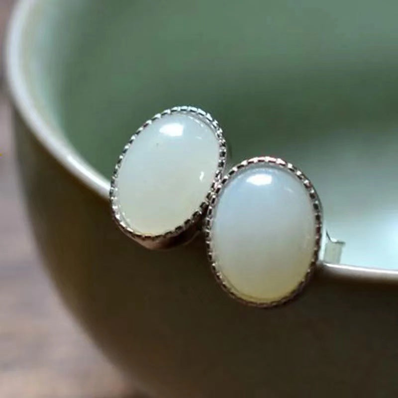 Classic Gold Earring with Timeless Appeal