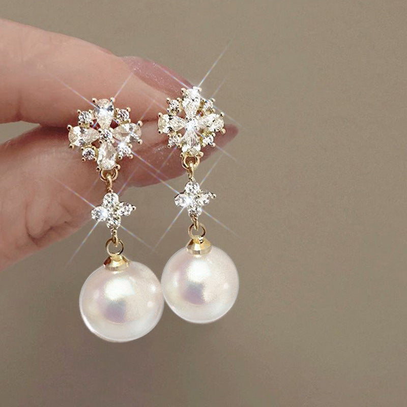 Beautiful Pearl Earring with Unique Style