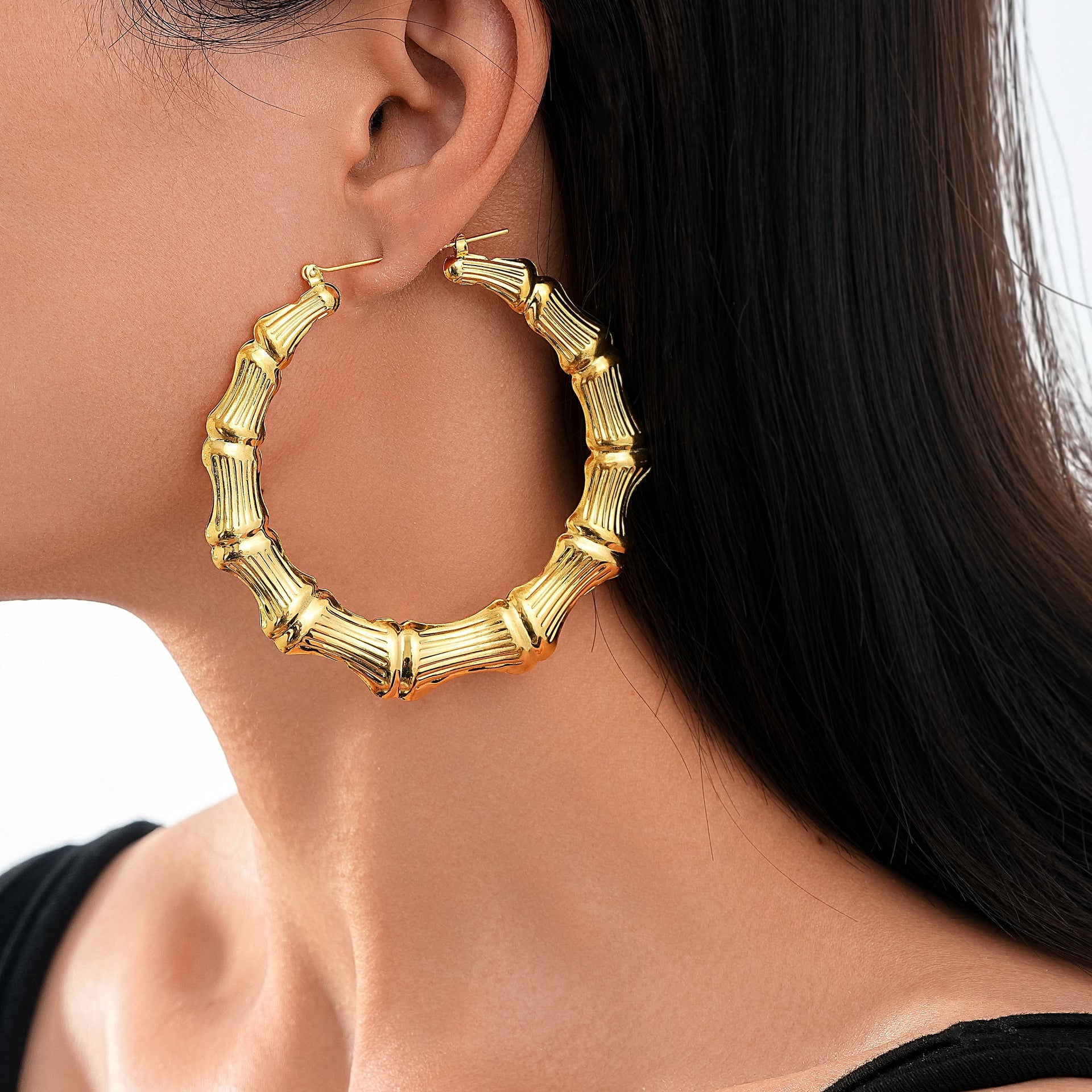 Charming Gold Earring for Any Occasion
