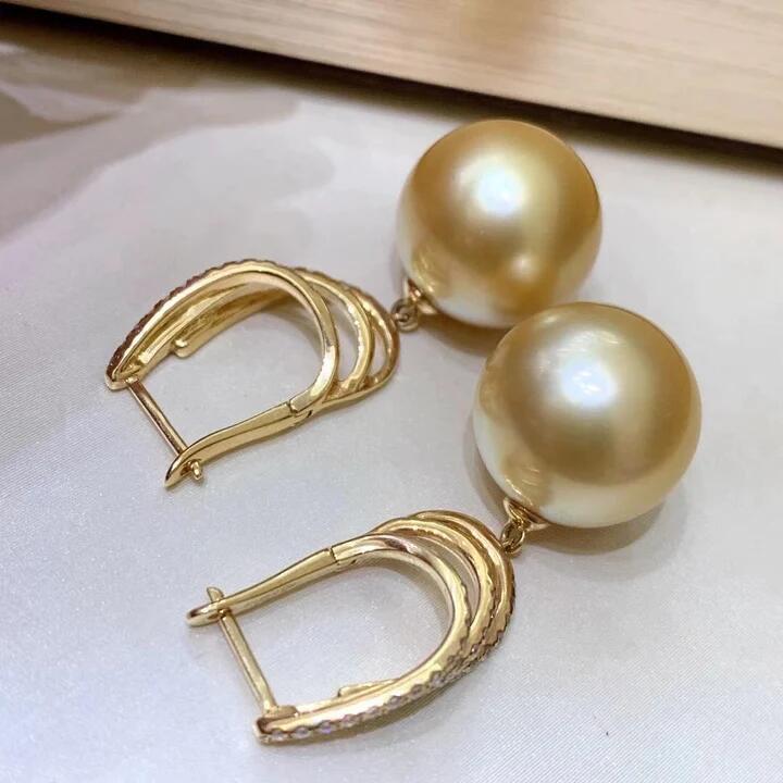 Stunning Earring for Daily Wear