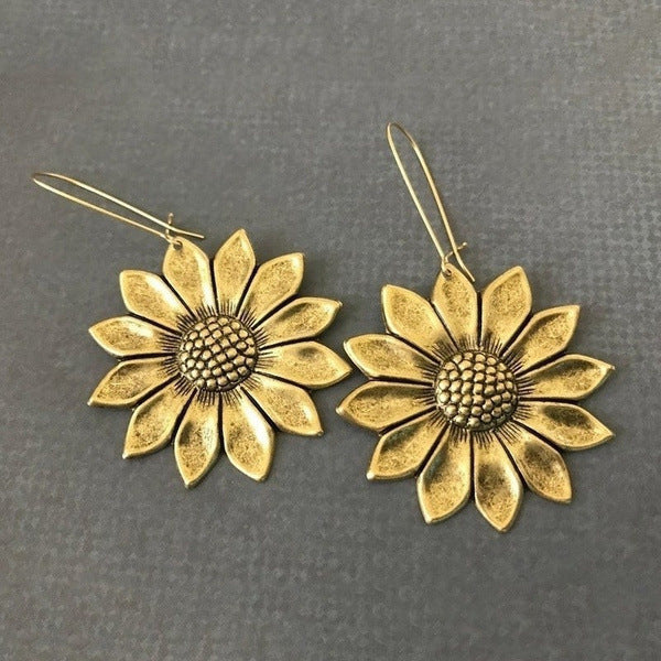 Delicate Artisan Gold Earring