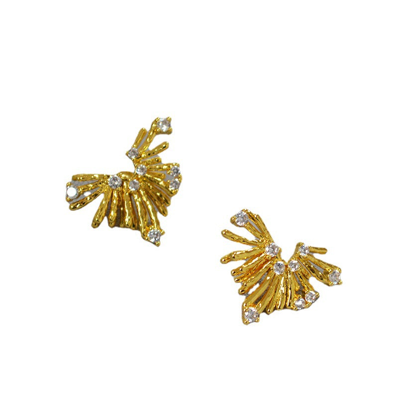 Charming Silver Earring for Any Occasion