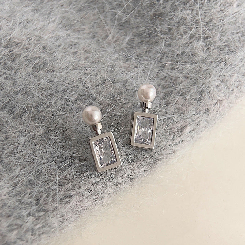 Romantic Pearl Earring for Special Moments