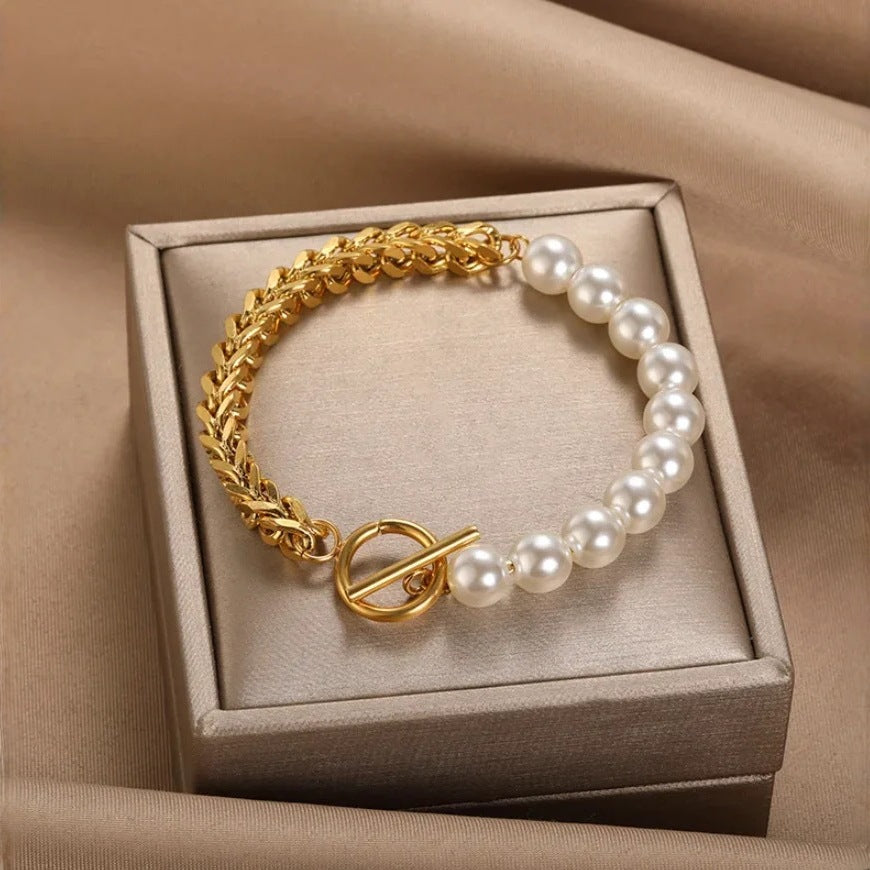 Beautiful Pearl Bracelet with Unique Style