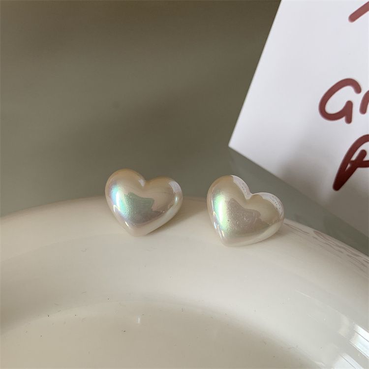 Romantic Pearl Earring for Special Moments