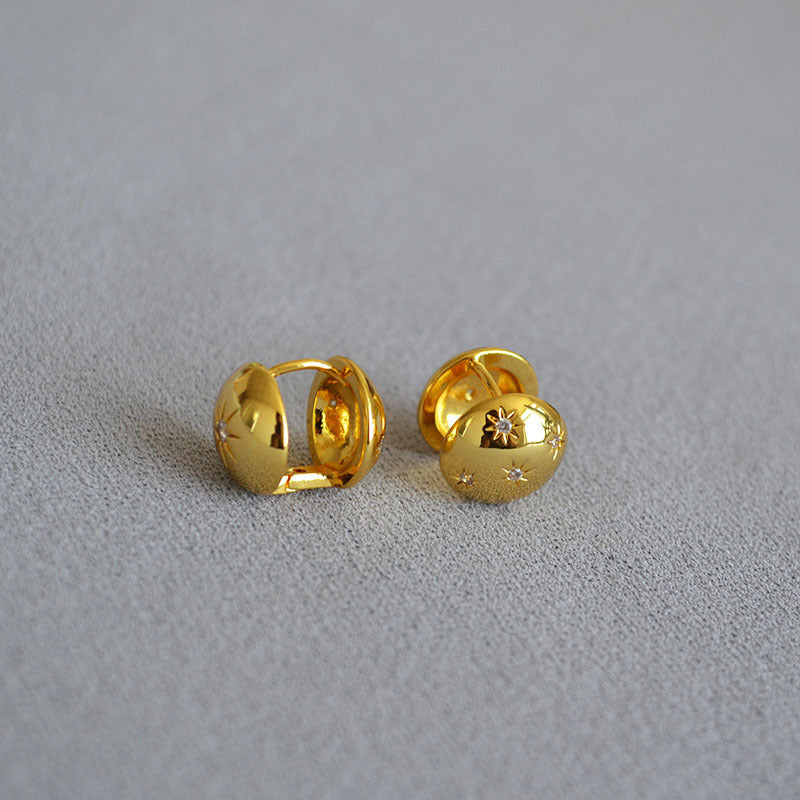 Stunning Gold Earring for Daily Wear