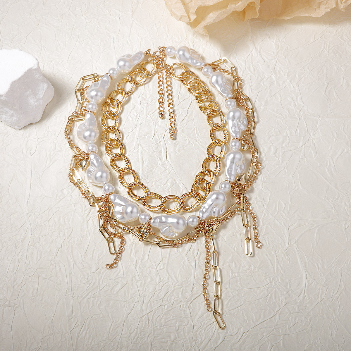 Romantic Pearl Necklace for Special Moments