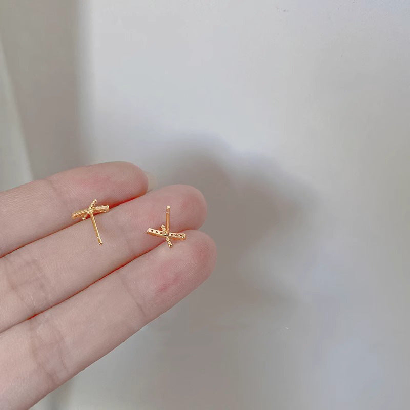 Beautiful Gold Earring with Unique Style