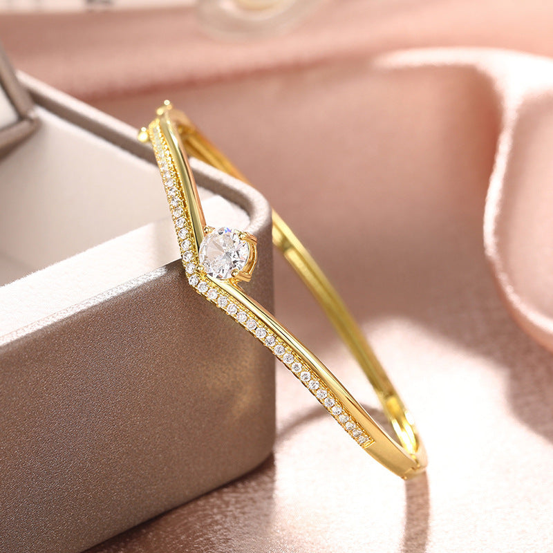 Charming Piece for Any Occasion