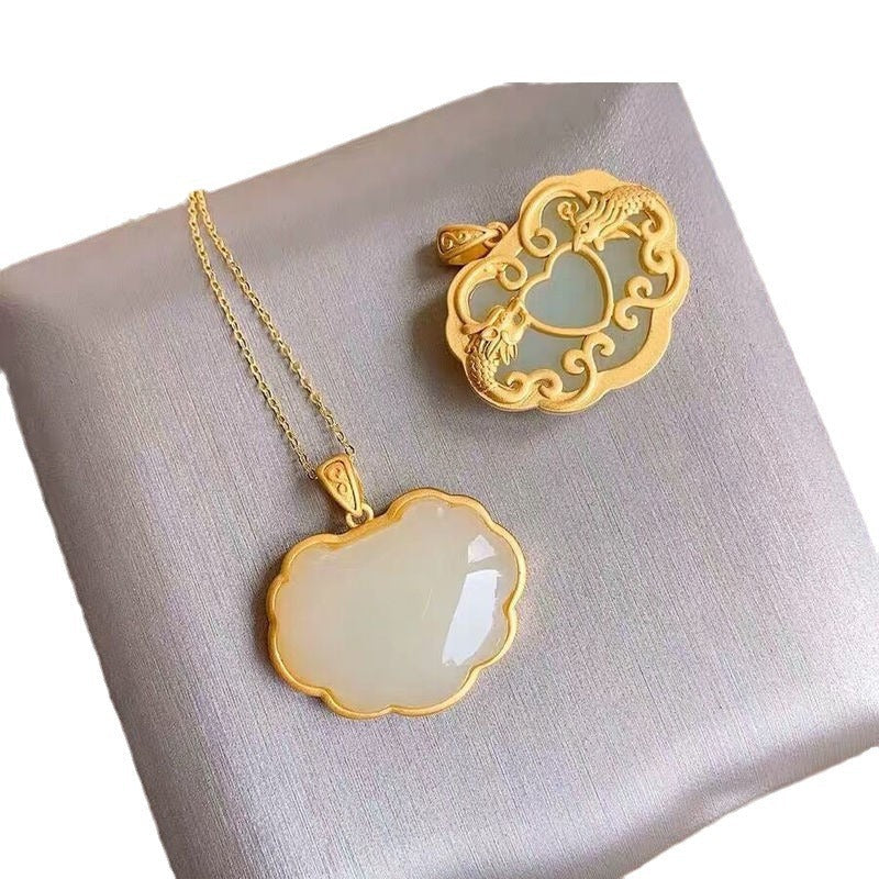 Romantic Gold Necklace for Special Moments