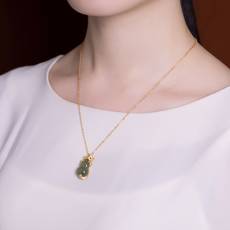 Romantic Silver Necklace for Special Moments