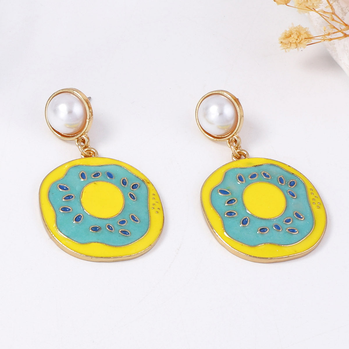 Charming Earring for Any Occasion