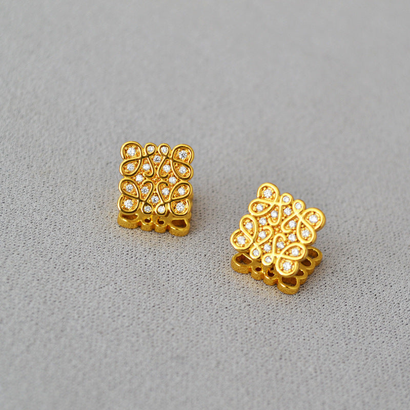 Stunning Gold Earring for Daily Wear