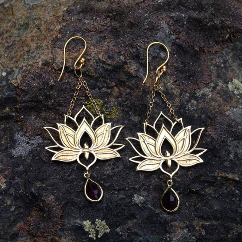 Elegant Gold Earring for Every Occasion
