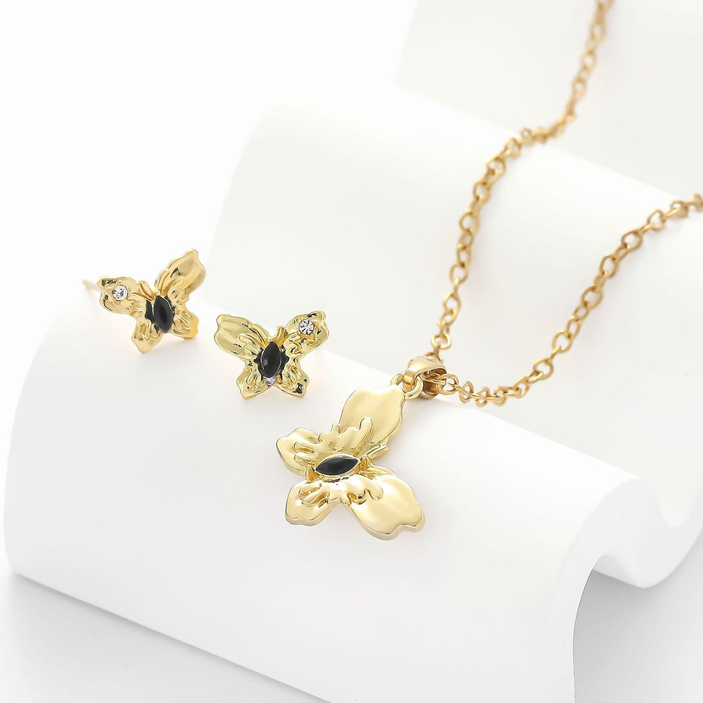 Beautiful Gold Necklace with Unique Style