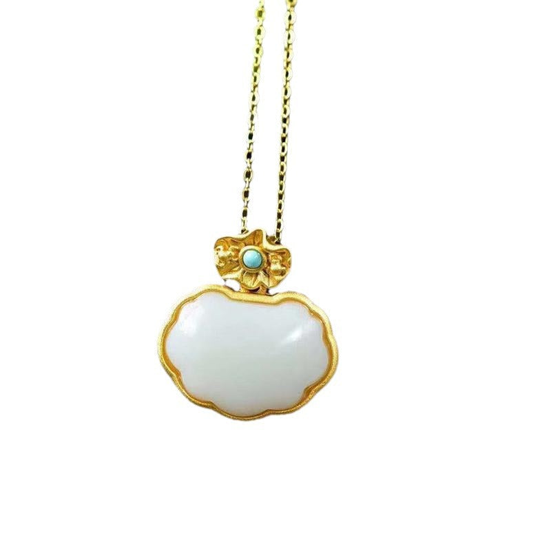 Beautiful Gold Pendant with Unique Style