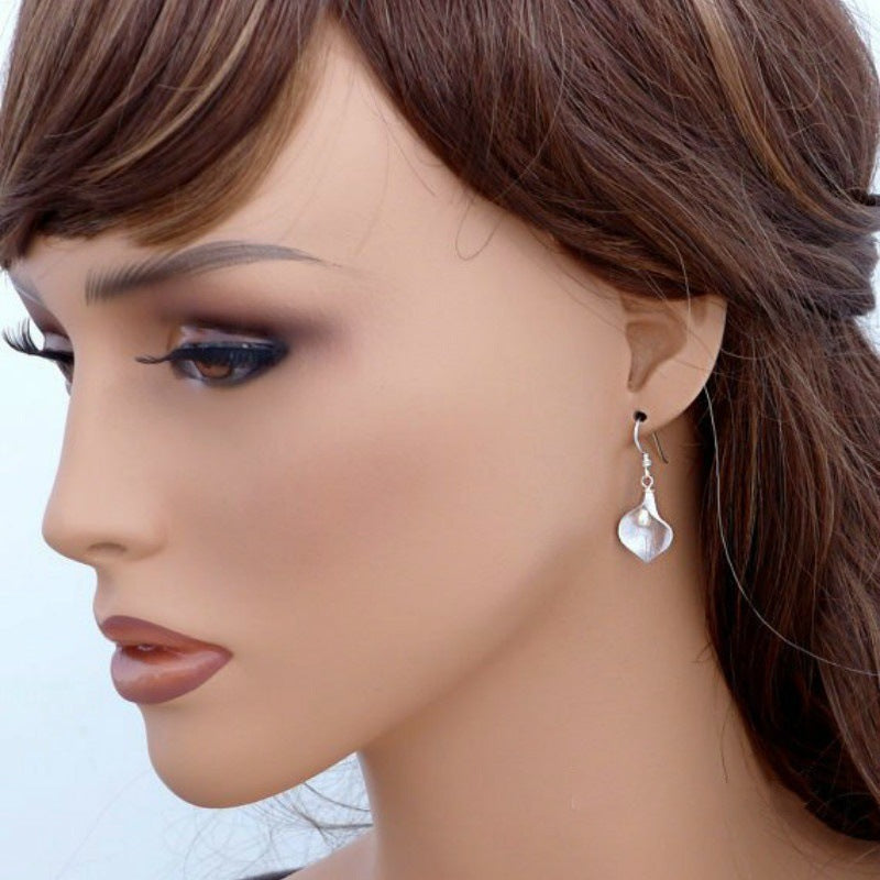 Charming Pearl Earring for Any Occasion