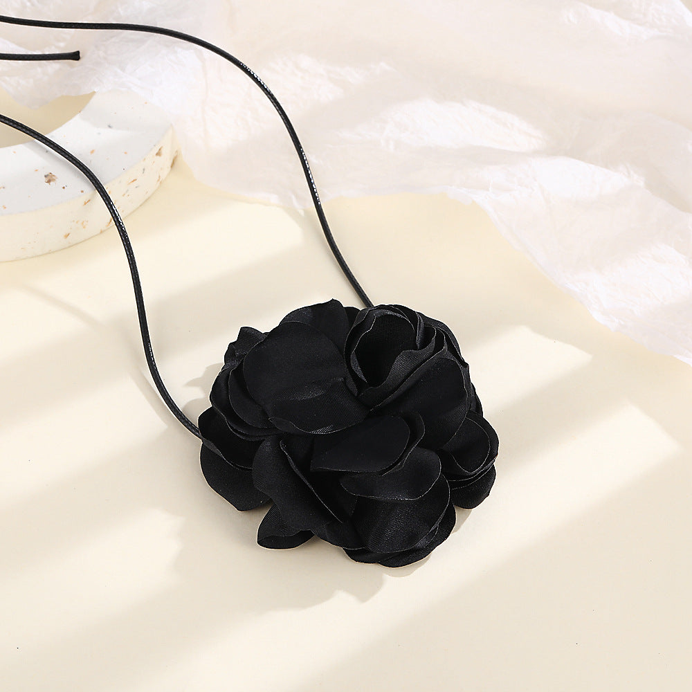 Stunning Necklace for Daily Wear