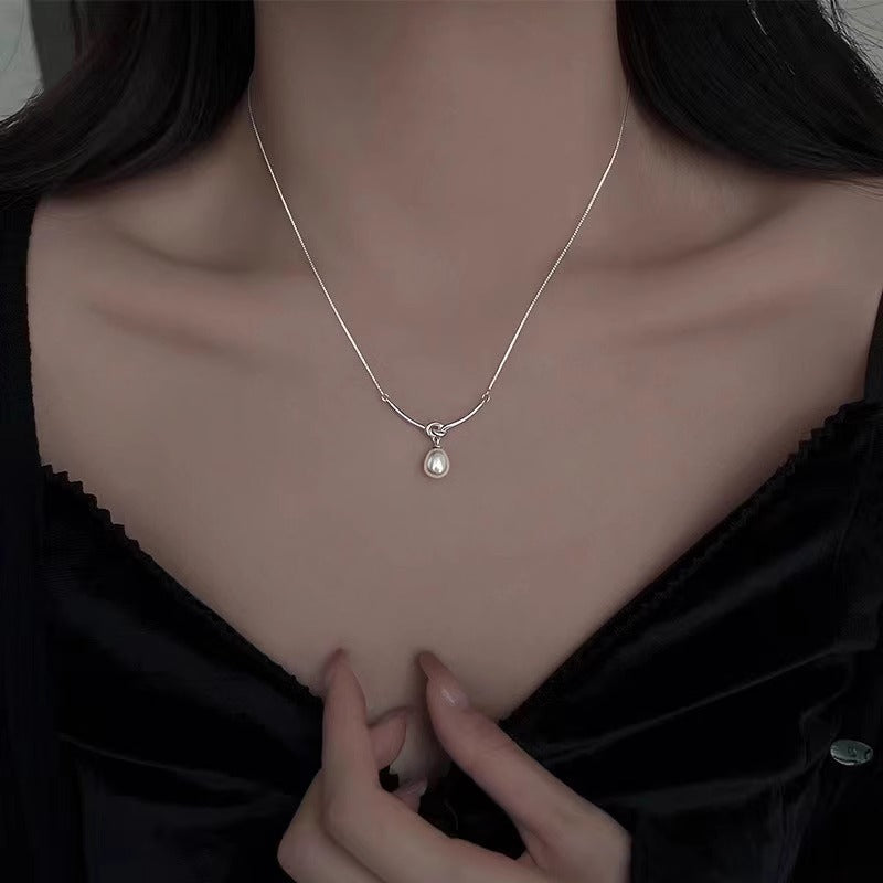 Romantic Pearl Necklace for Special Moments