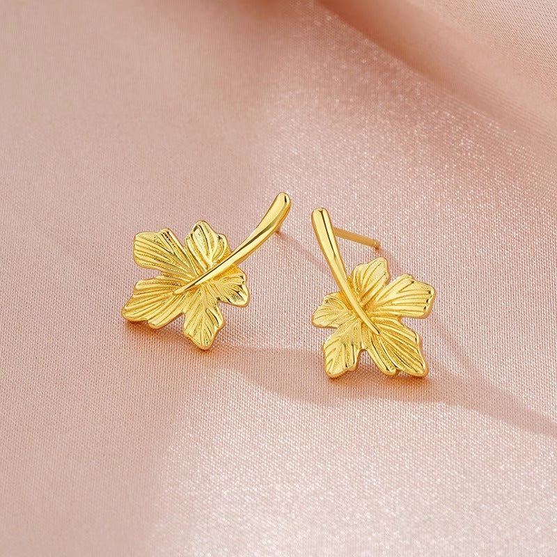Romantic Gold Earring for Special Moments