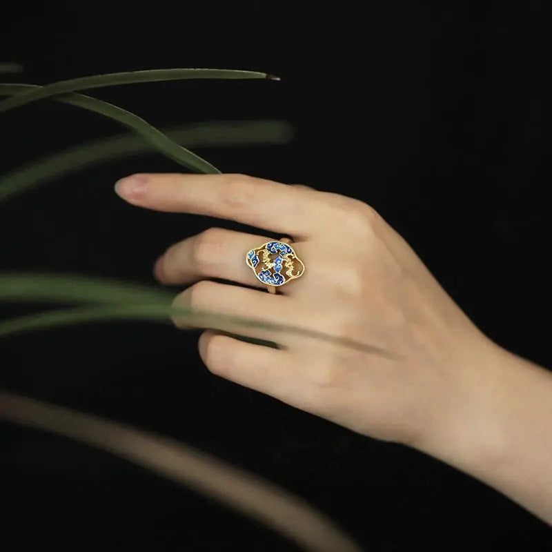 Charming Piece for Any Occasion