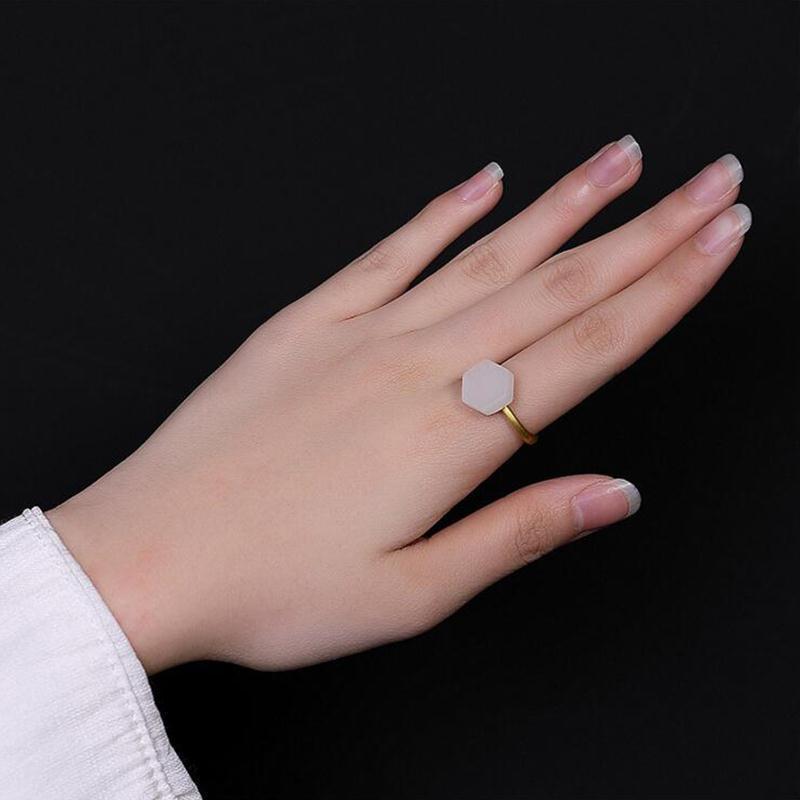 Charming Gold Ring for Any Occasion