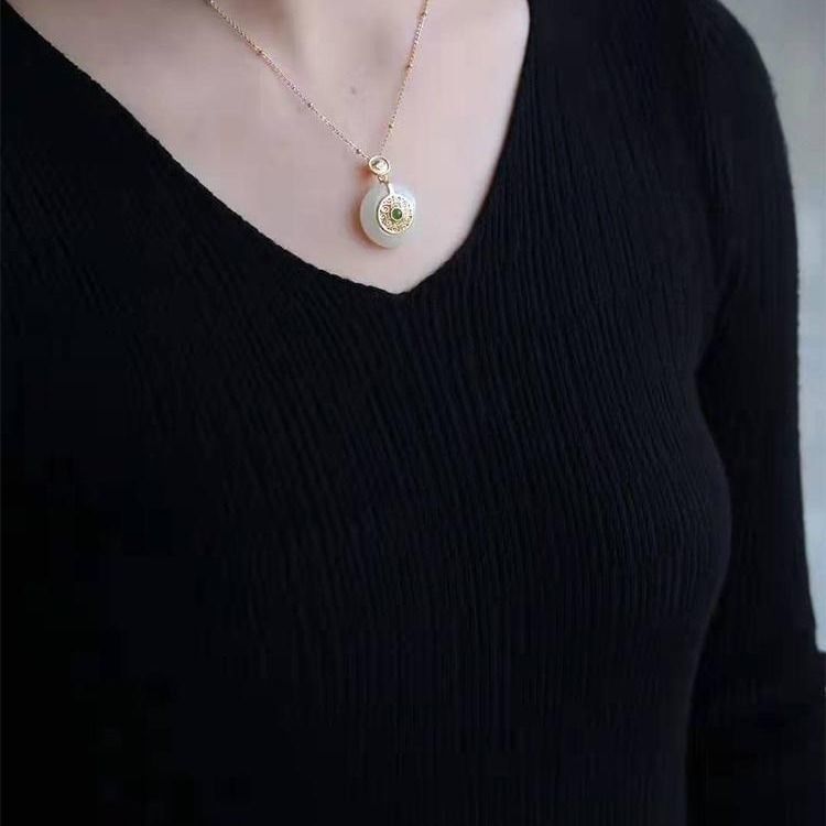 Classic Gold Necklace with Timeless Appeal